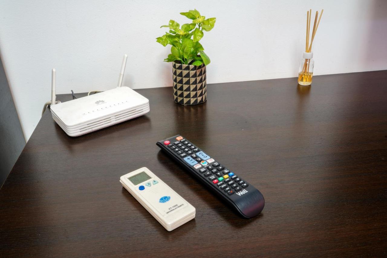 Ferienwohnung Sun Plaza Oasis With Self Check In And Fast Wifi Bukarest Exterior foto